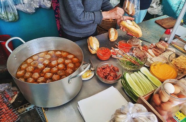 banh mi xiu mai